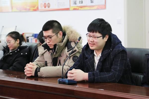 0学生代表发言.jpg