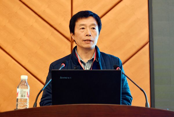 督导委员会任旷教授作报告.jpg